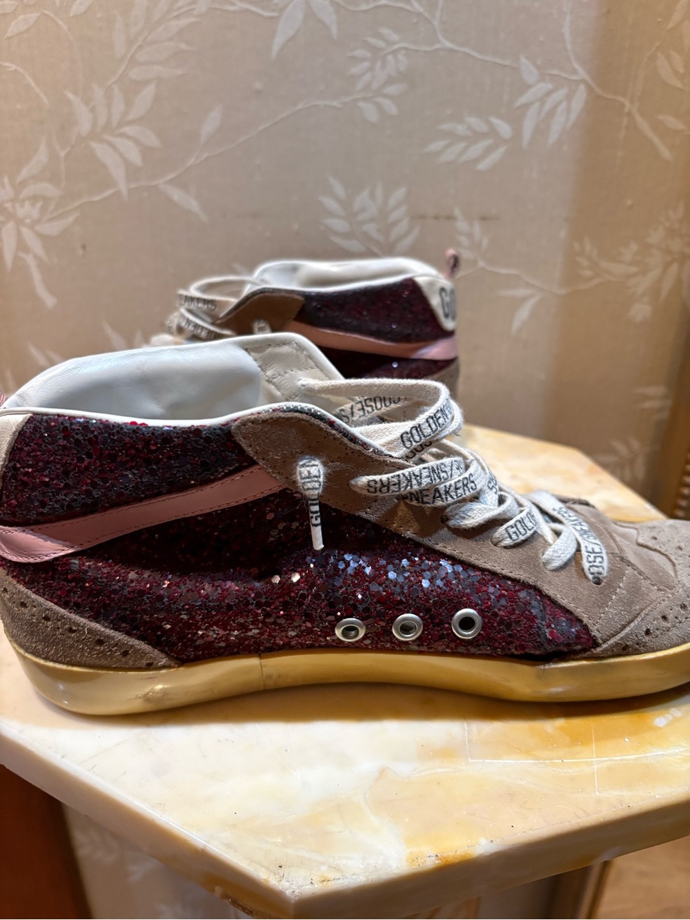 Golden Goose Midstar beige suede sneakers with burgundy sequins & star - Picture 4 of 13